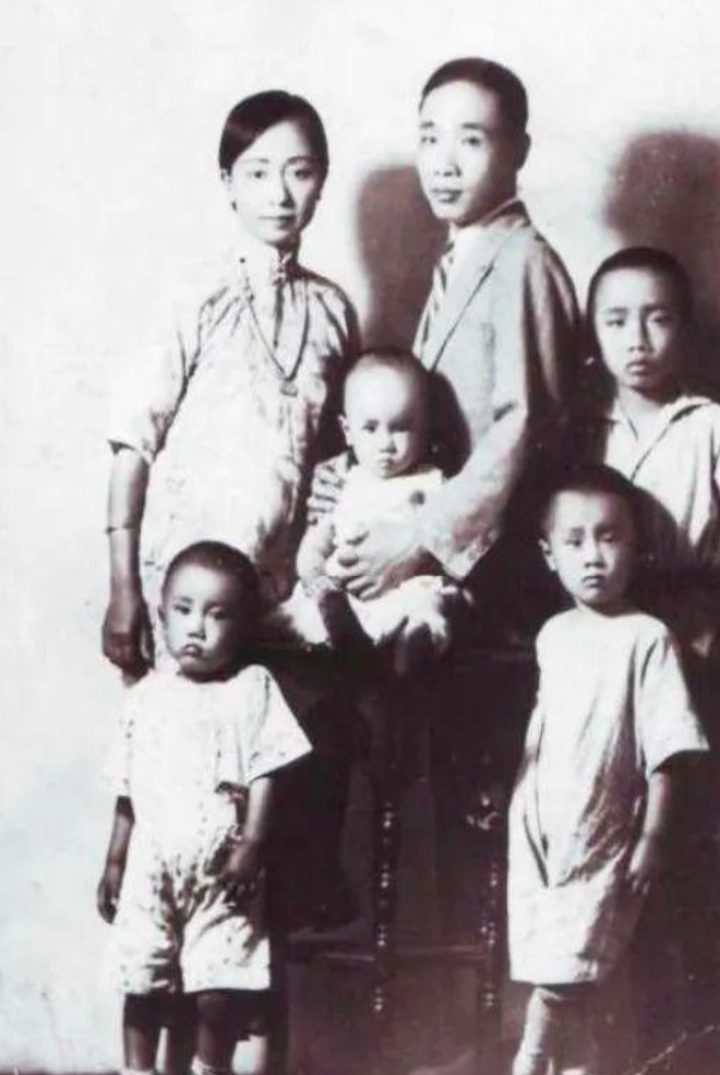 李泽甘学长家庭照片