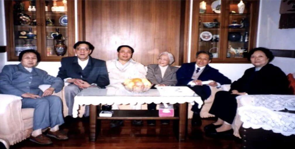 杨宏钧教授与其导师孙碧媃