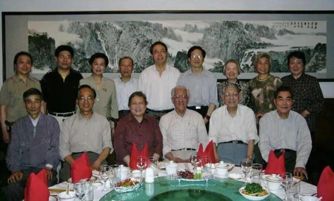 1995年浙江工业大学领导和物化教研组合影